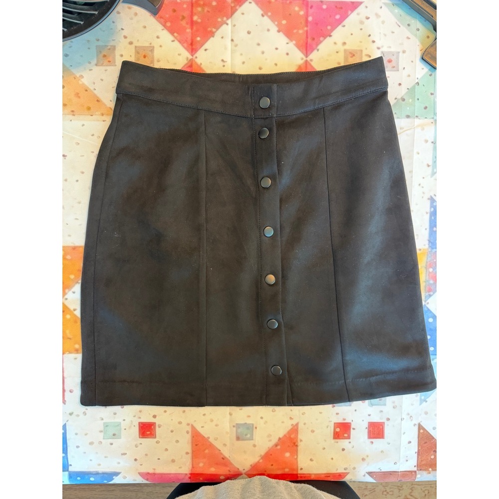 Tahari Black Faux Suede Button Front Mini Skirt Size 6 A-Line Snaps
